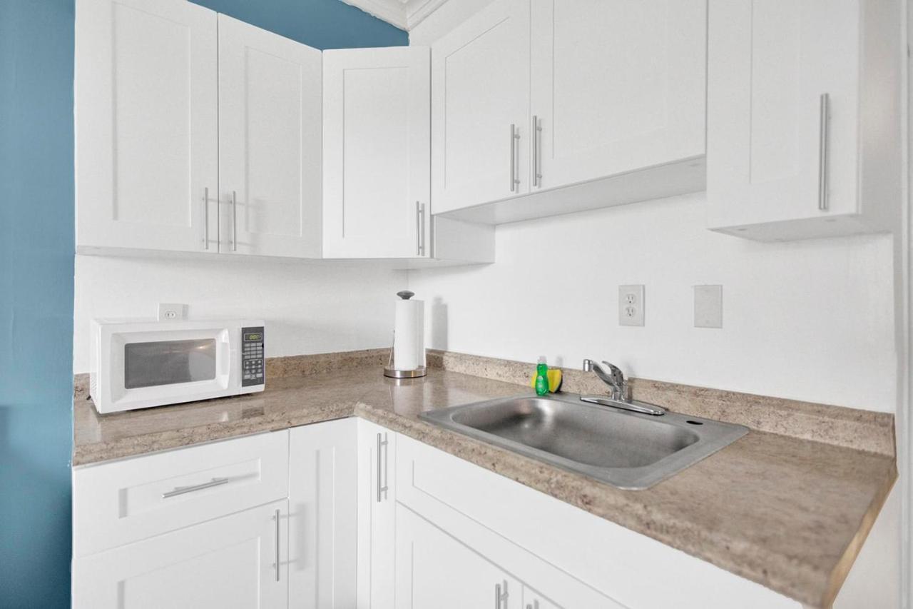 Private Hallandale Beach Studio Wbath Walking Distance To The Beach Pool Free Parking Extérieur photo